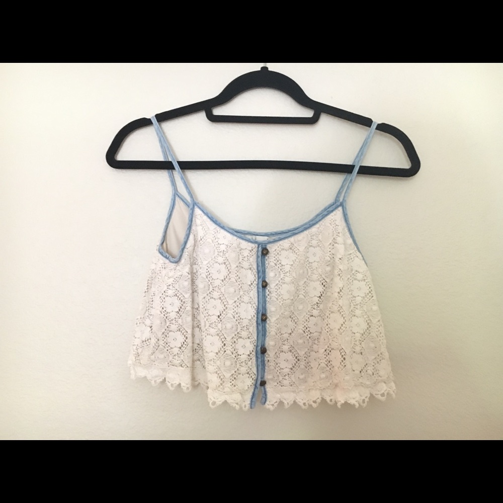 Lace detailed crop top